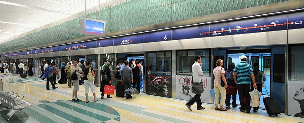 Platform Screen Door Kereta Api Bawah Tanah